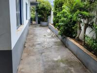 Casa Bairro Meridien com arvores frutíferas e espaço para  horta.