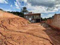 Terreno com Edicula