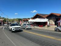 Lojas na Avenida Monte Sião  .Investimento. Todas estão alugadas.