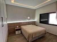 Casa  auto suficiente em produção de energia elétrica, cisterna com 10 mil m³ de agua de chuva com sistema de filtros e bomba. Mobiliada. Vista maravilhosa.