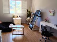 Casa Vista para as montanhas e lago.