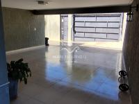 Casa Vista para as montanhas e lago.