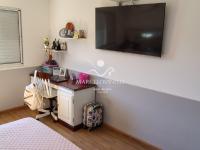 Casa Vista para as montanhas e lago.