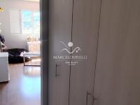 Casa Vista para as montanhas e lago.