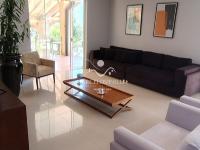 Casa Vista para as montanhas e lago.