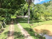 Chácara com  2 tanques de peixes e 4 nascentes de agua captada.