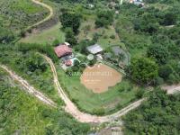 Chácara com  2 tanques de peixes e 4 nascentes de agua captada.