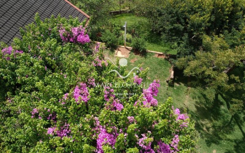 Casa Alto Padrão em Bairro Nobre da cidade de Aguas de Lindóia.Excente para Pousada, clinica de repouso,