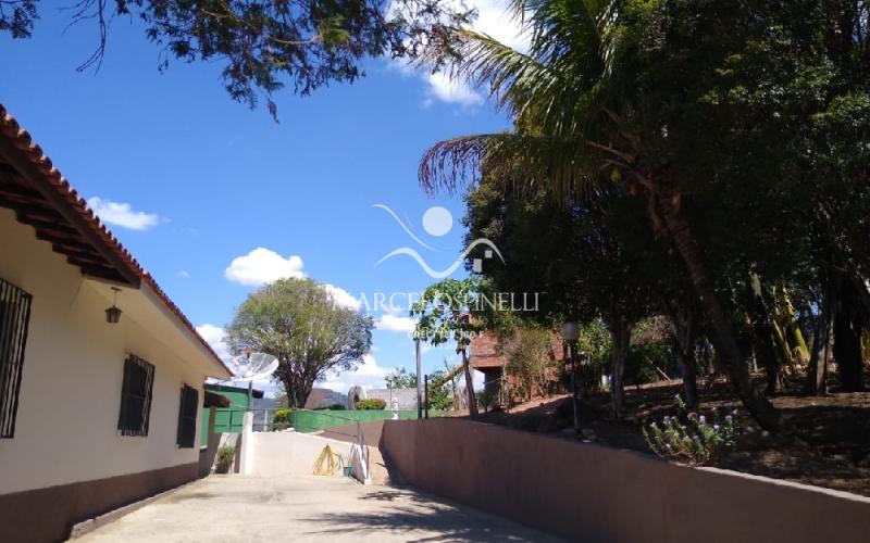 CHÁCARA com 2 casas no Jardim do Salto 1 Serra Negra. Ideal para pousada/ clinica de repouso.