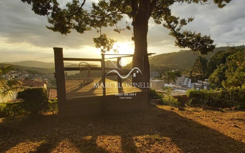 Casa com POMAR e MIRANTE