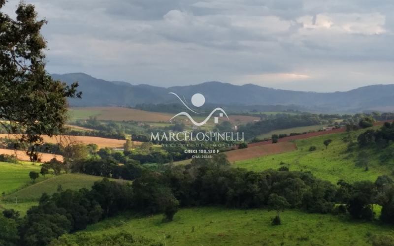 Sitio Bairro Jaboticabal 3 casas . Area 17,9 ha