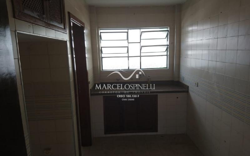 Apartamento a 400 metros do balneário.