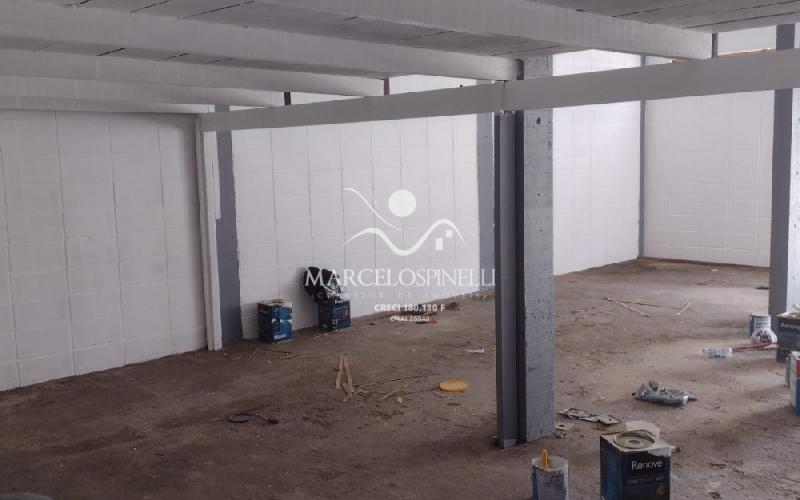 Aluga -Loja entrada da cidade. Com estacionamento fácil.
