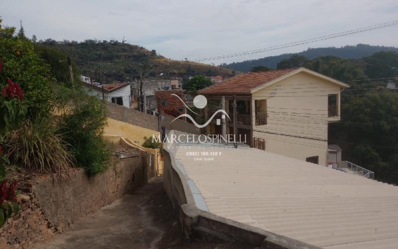 Casa no centro da cidade de Socorro Aceita Permuta por carro ou terreno