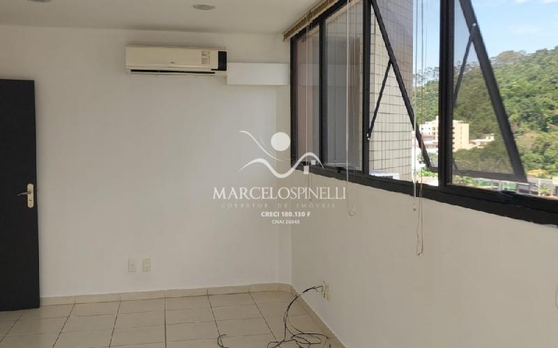 Centro Empresarial 1 sala e recepção, vaga na garagem. Ar condicionado.