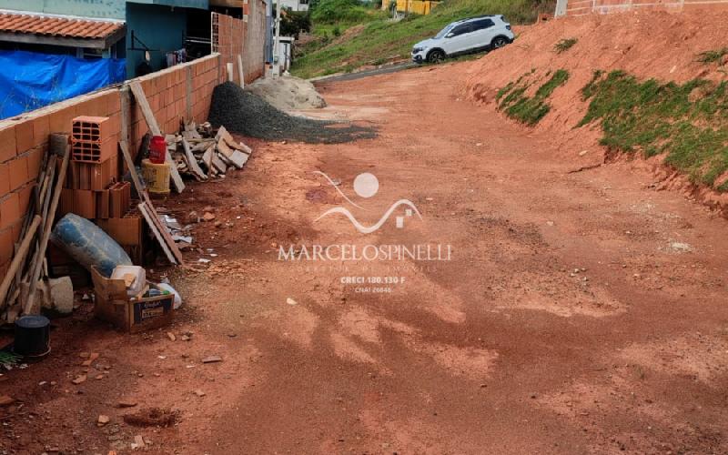 Terreno com Edicula