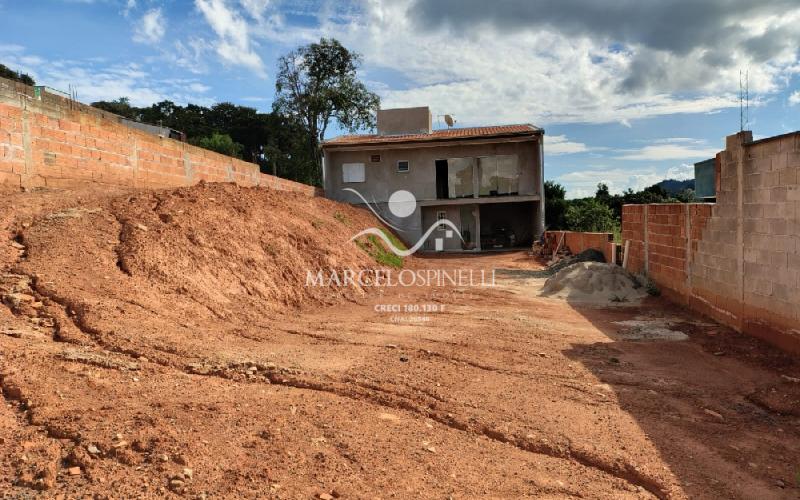 Terreno com Edicula