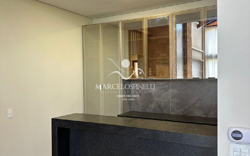 Casa  auto suficiente em produção de energia elétrica, cisterna com 10 mil m³ de agua de chuva com sistema de filtros e bomba. Mobiliada. Vista maravilhosa.