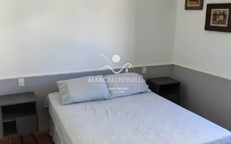 Casa Vista para as montanhas e lago.