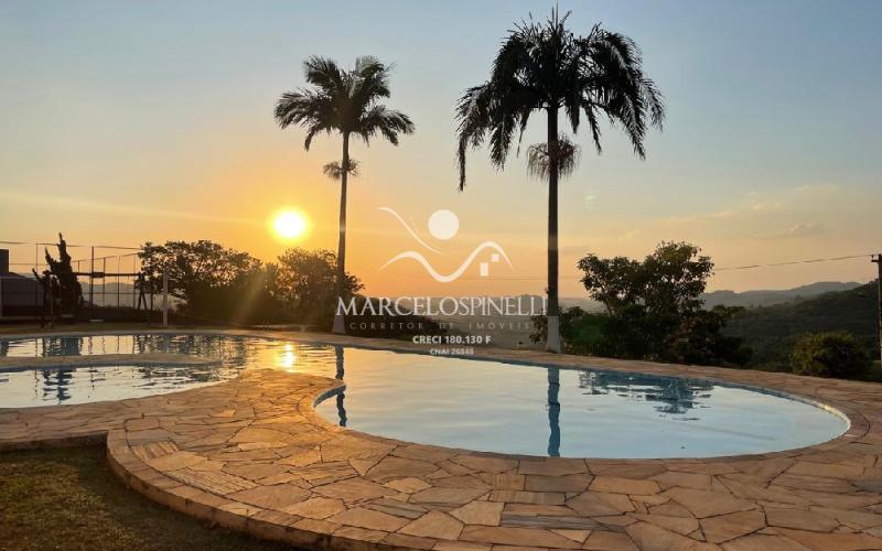 Apto Villas Altas ,Vista para as montanhas com exuberante Por do Sol