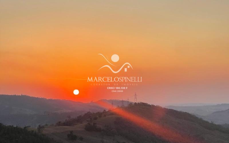 Apto Villas Altas ,Vista para as montanhas com exuberante Por do Sol