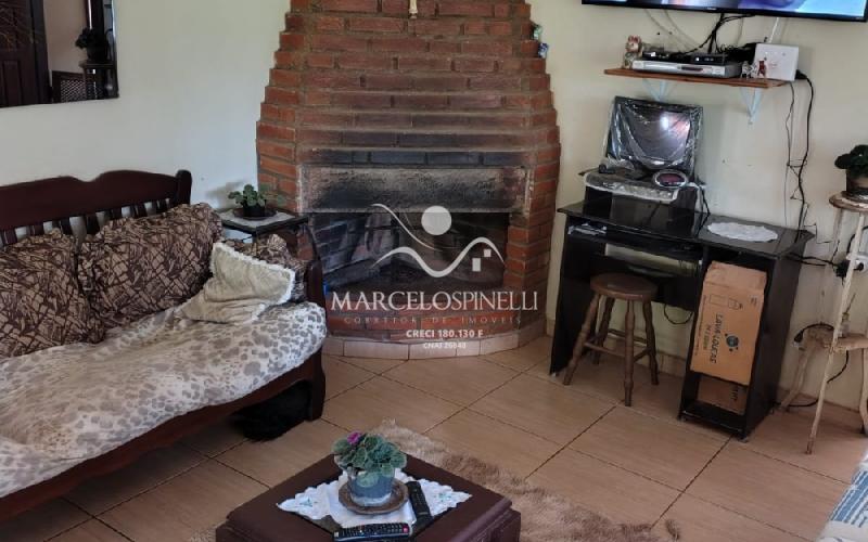 Chácara com  2 tanques de peixes e 4 nascentes de agua captada.