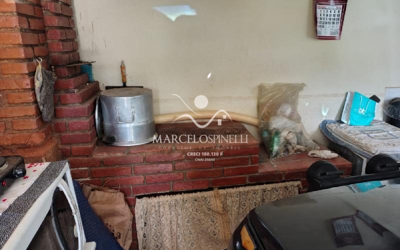 Chácara com  2 tanques de peixes e 4 nascentes de agua captada.