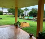 Casa Ideal para pousada, clinica, Piscina com agua mineral. Pés de frutas.
