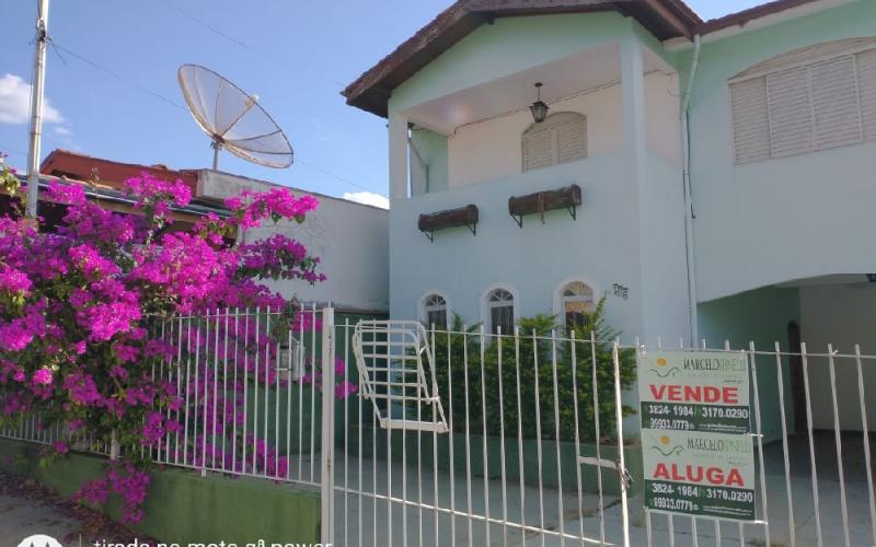 Aguas de Lindoia SOBRADO com casa no fundo. OPORTUNIDADE. Aceita financiamento.