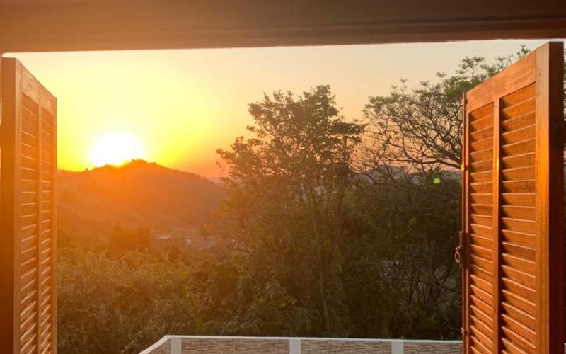 Casa com Exuberante por do sol Chácara ECO SUSTENTAVEL  , SISTEMA ELETRICO SOLAR 