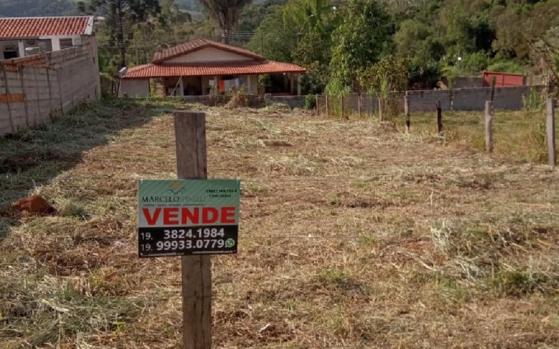 Terreno Plano no Parque Aquático 1 em Lindoia