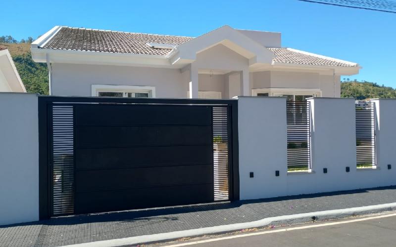 Casa recém construída Bairro Maciel